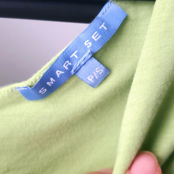 V-neck Top Lime Green Color - Picture 3 of 4